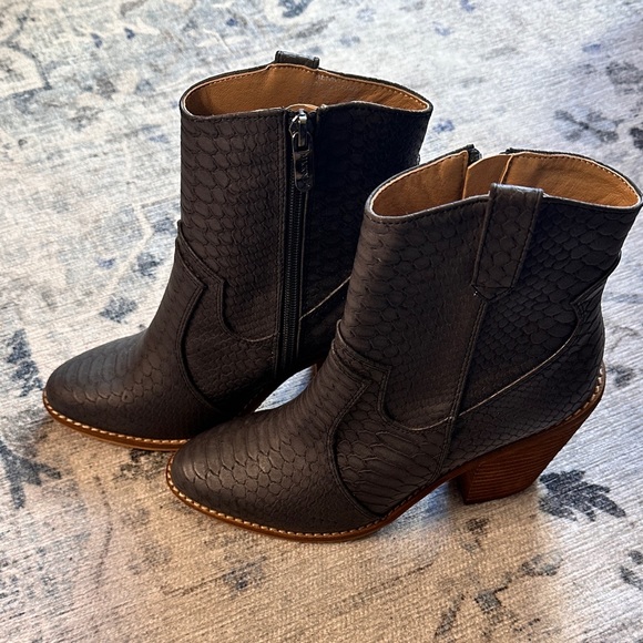 Mackin J ankle boots/ booties - Picture 4 of 7